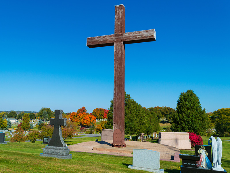 Panarama photo of Holy Cross Cemetery in Akron